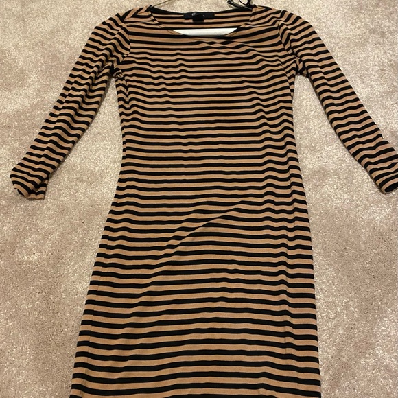 Dress - Picture 1 of 3